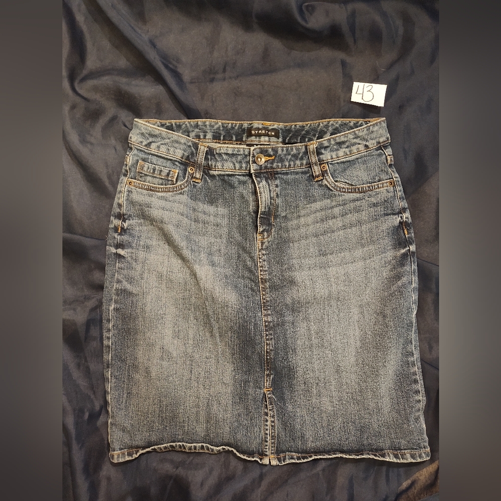 Mid-length denim skirt